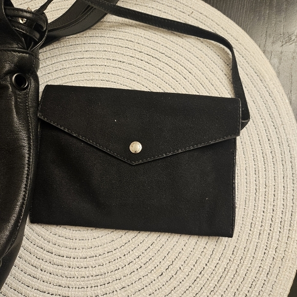Saint Laurent Black Leather Teddy Bucket Bag - Picture 12 of 16